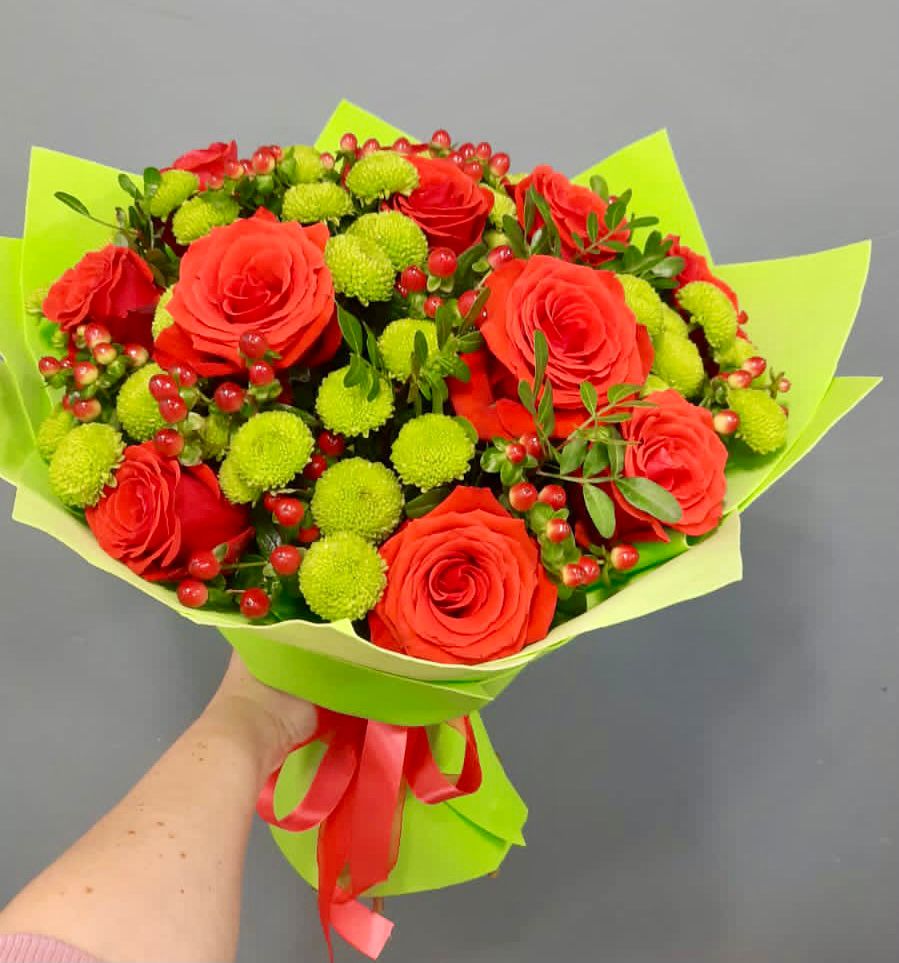 Букет цветов из: Хризантемы и Розы в Рыбное 