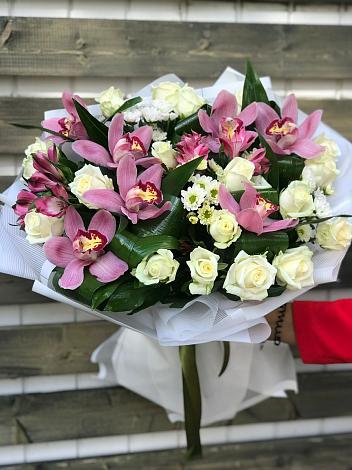 Букет цветов из: Розы и Хризантемы в Рыбное 