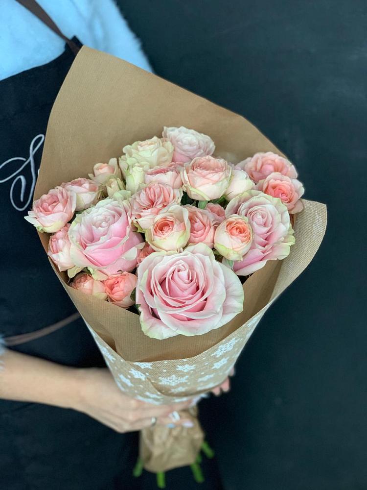 Букет цветов из: Хризантемы и Розы в Рыбное 