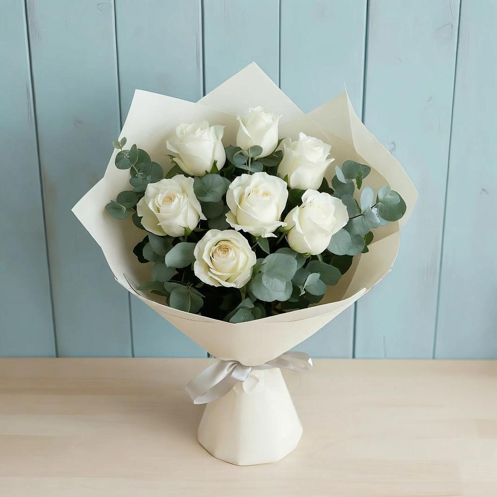 Букет Белые розы в Эвкалипте в Рыбное 