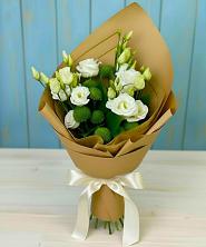 Букет цветов из:  Хризантемы и Лизиантусы в Рыбное 