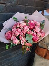 Букет розы в пальмах в Рыбное Букет цветов из: Розы в Рыбное