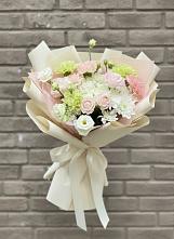 Букет цветов из:  Гвоздики, Розы, Лизиантусы и Хризантемы в Рыбное 