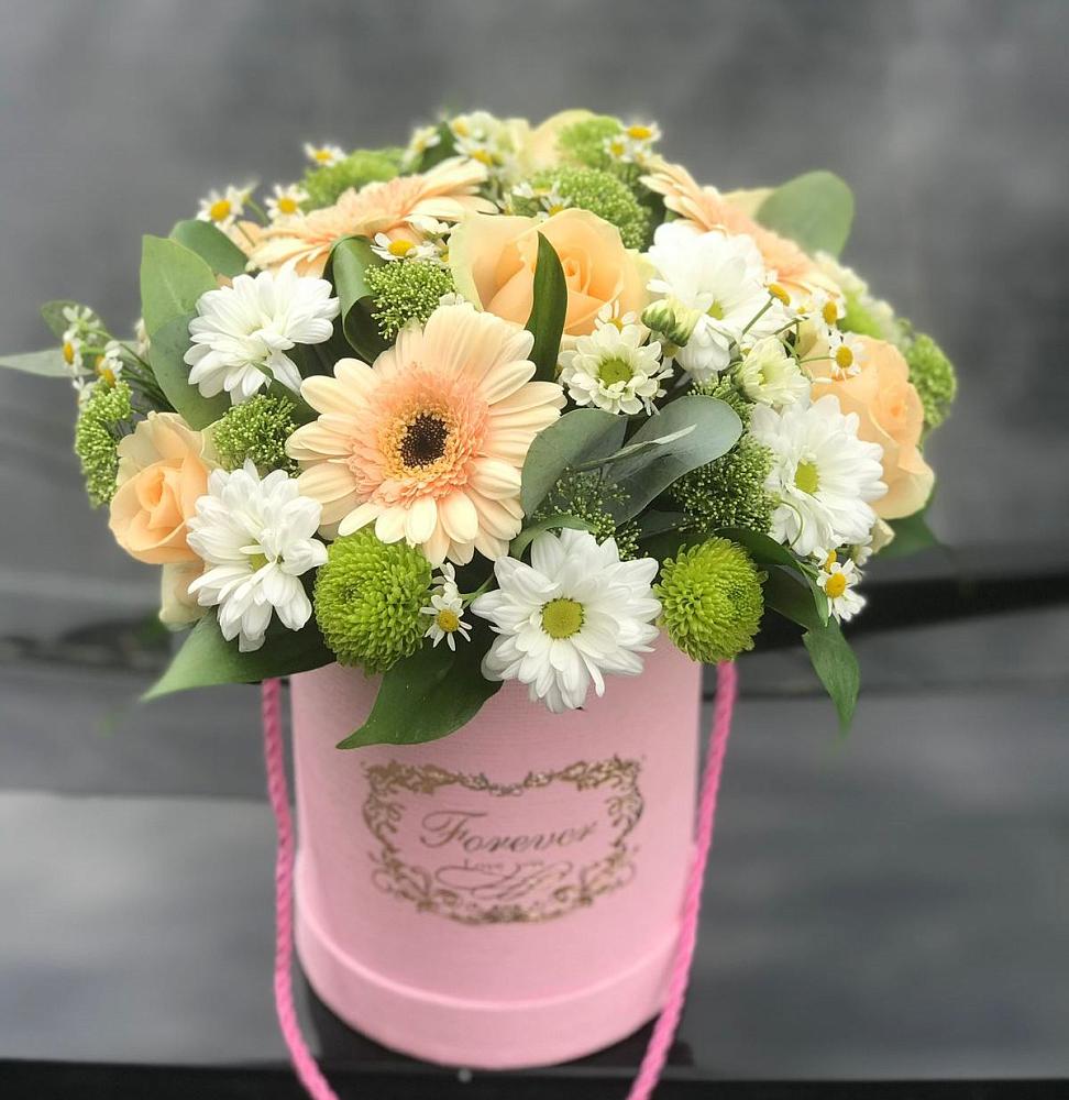 Цветочная композиция из Розы, Герберы и Хризантемы в шляпной коробке в Рыбное 