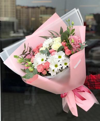 Букет цветов из: Розы, Лизиантусы и Хризантемы в Рыбное 