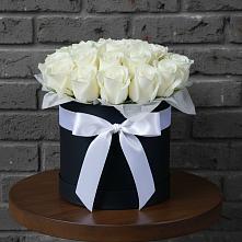 Цветочная композиция из Розы в шляпной коробке #REPLACE_PRED# Рыбное 