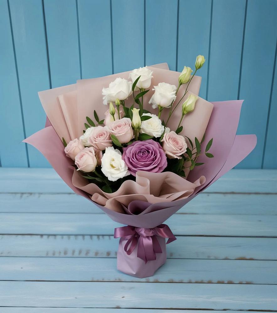 Букет цветов из: Розы и Лизиантусы в Рыбное 